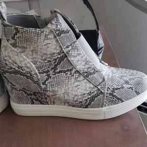 Snakeskin wedge sneakers
